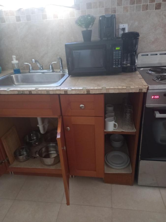 A Taste Of Paradise - Vacation Rentals Close To Us Embassy & Restaurants 拿骚 外观 照片
