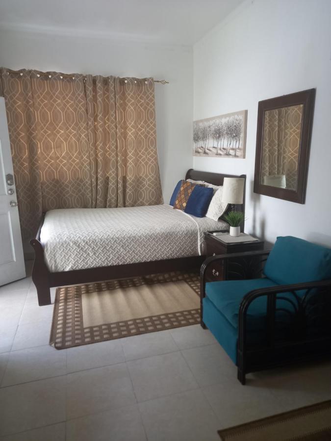 A Taste Of Paradise - Vacation Rentals Close To Us Embassy & Restaurants 拿骚 外观 照片