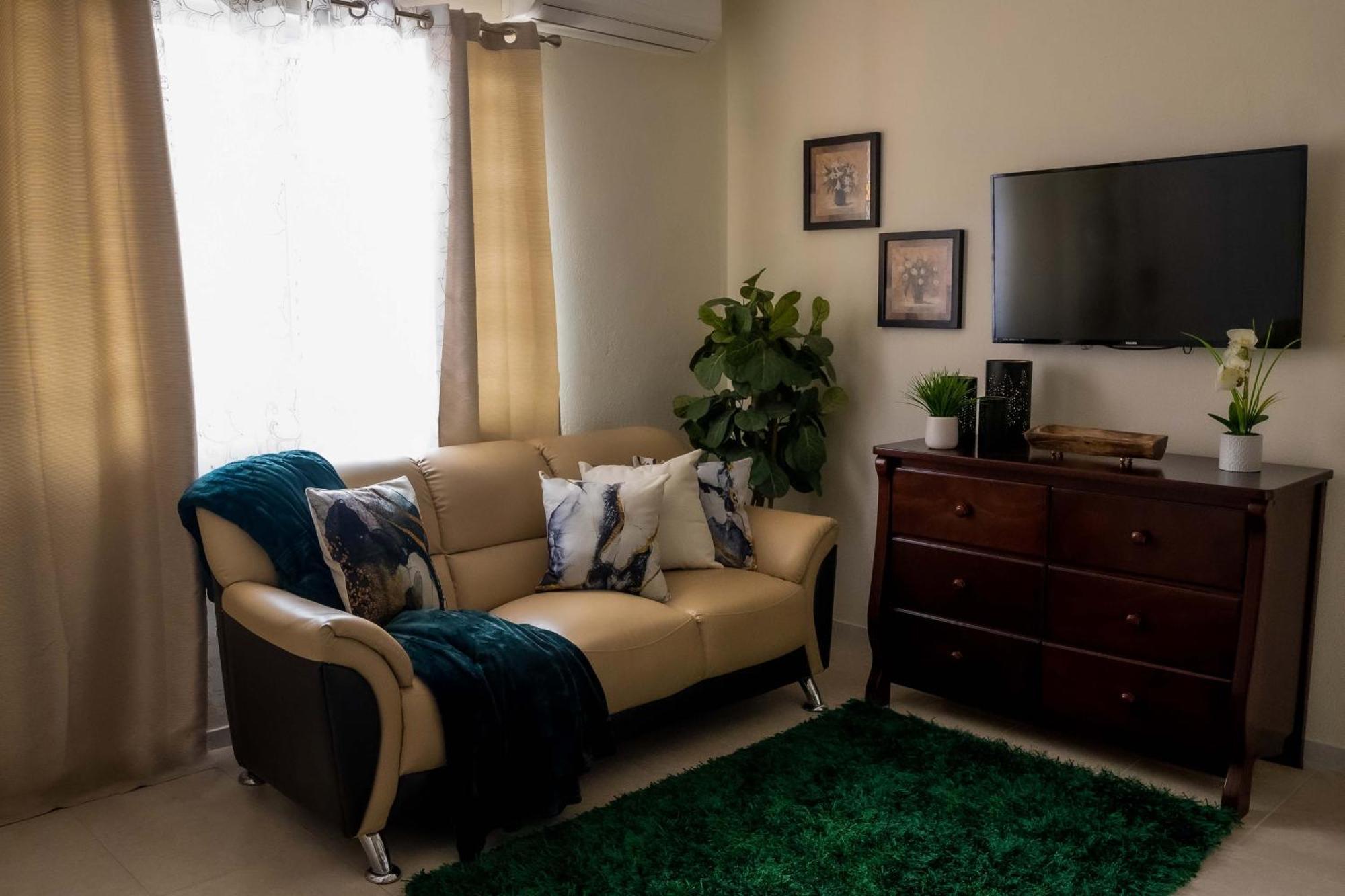 A Taste Of Paradise - Vacation Rentals Close To Us Embassy & Restaurants 拿骚 外观 照片